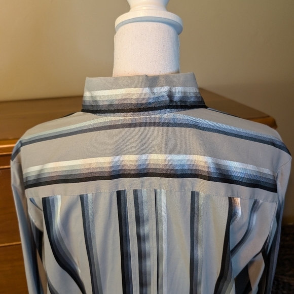 New York & Company Top Size XL Button Up Stretch - Picture 8 of 13